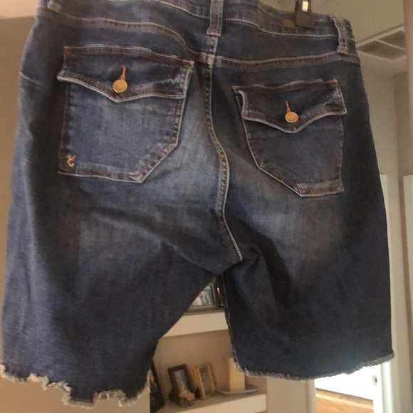 Kut from the Kloth denim shorts size 14W - Picture 4 of 5
